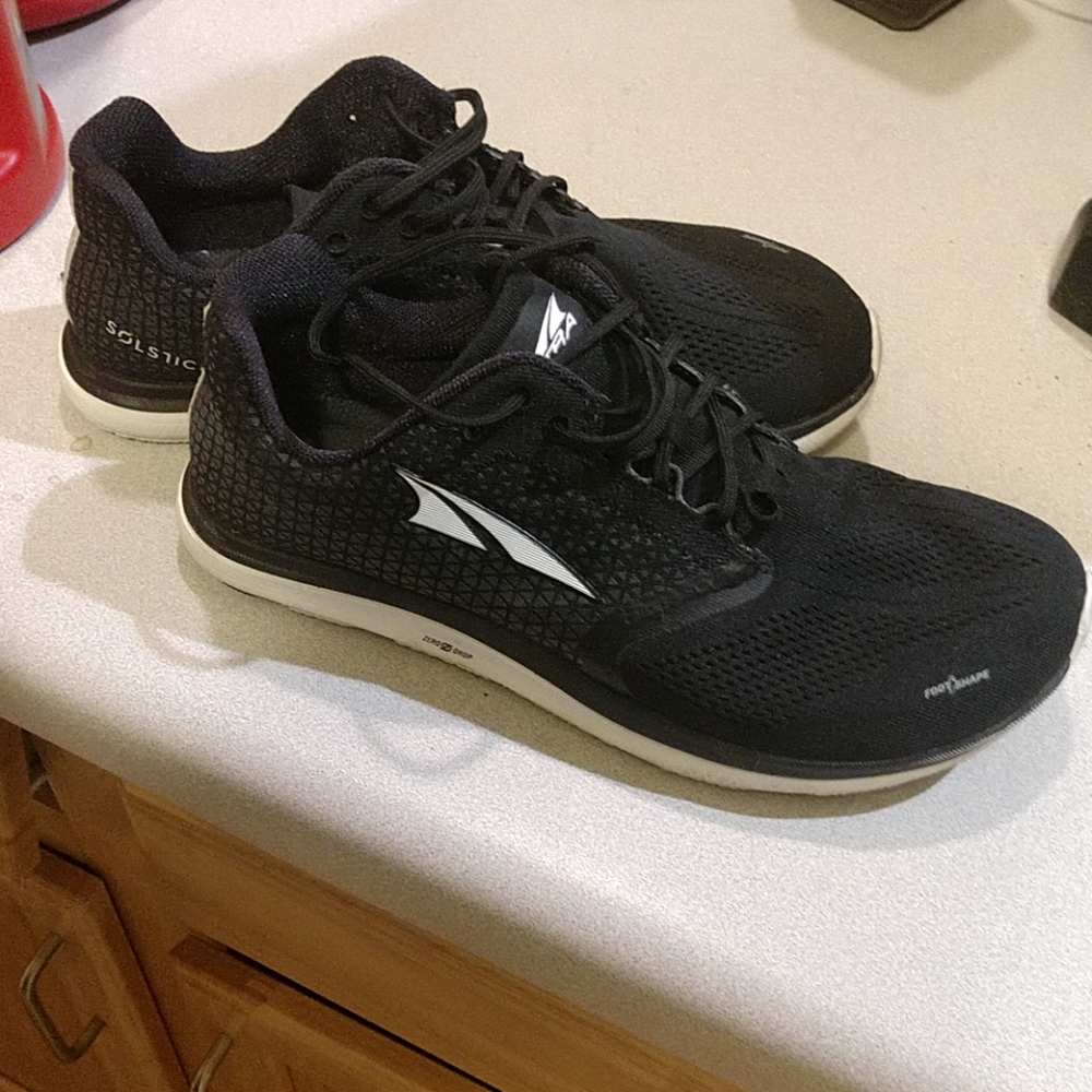 Altra Solstice Cross Trainers 9.5 Womens